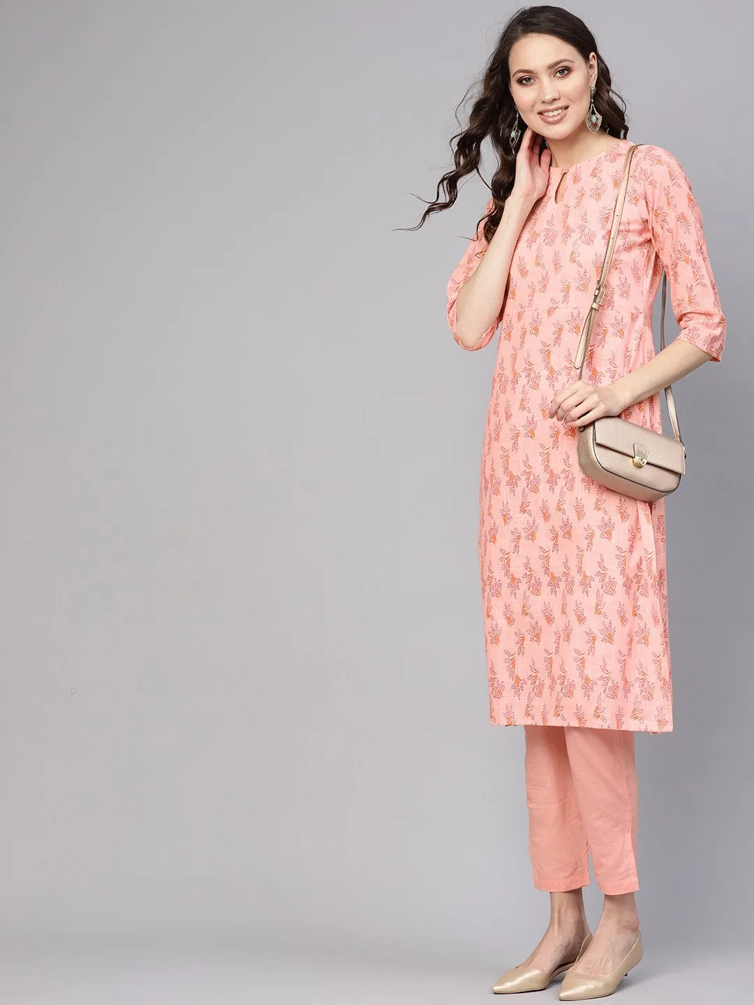 Women Peach-Coloured Printed Kurta With Trousers